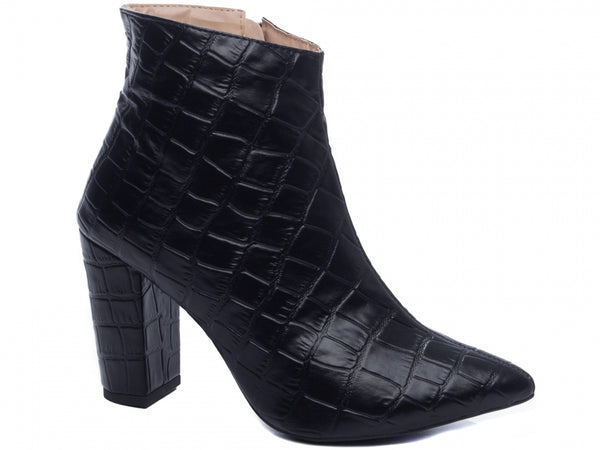 Bota Bico Fino Feminina